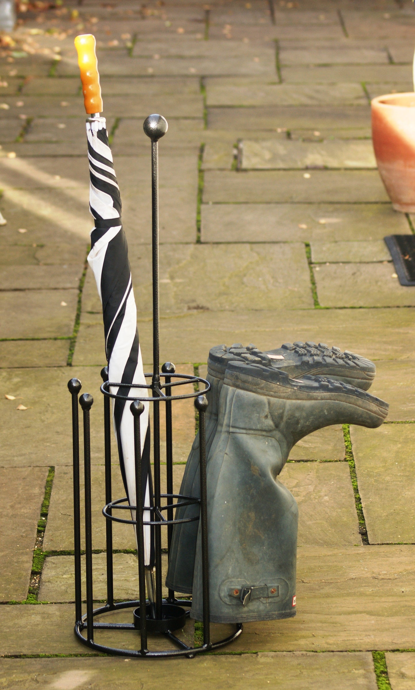 UMBRELLA AND BOOT STAND