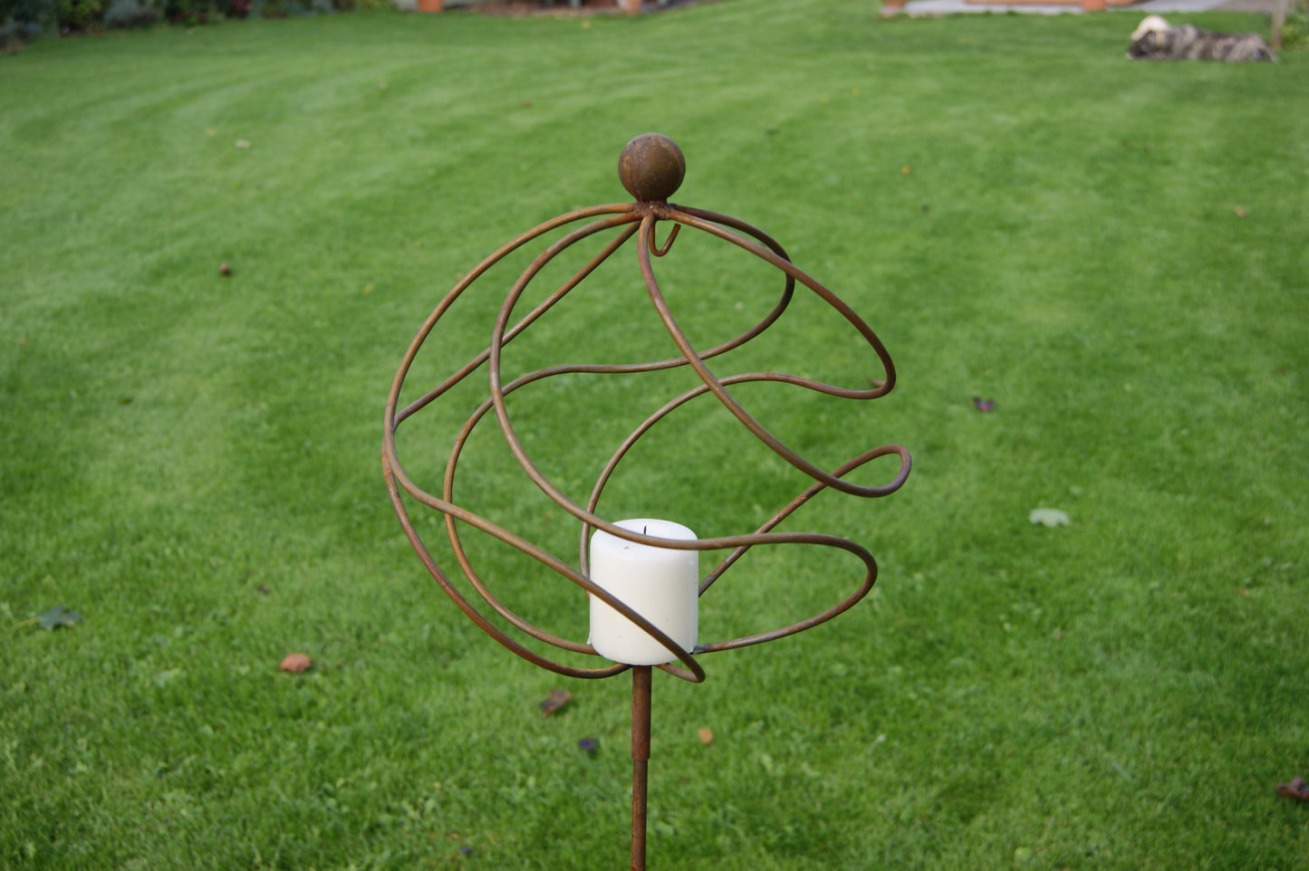 TANGLE BALL ON 4ft STEM WITH CANDLE HOLDER/HOOK - Ready to Rust