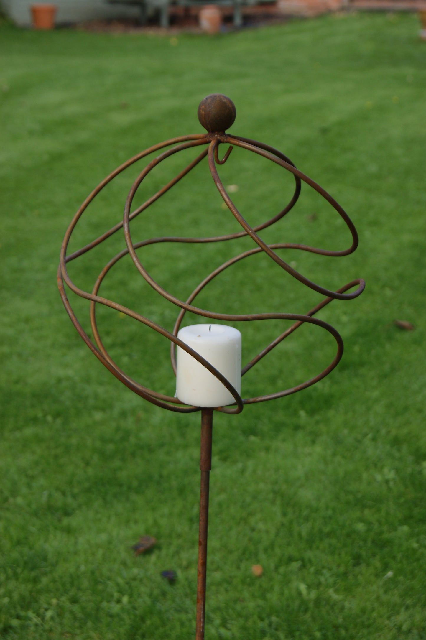 TANGLE BALL ON 4ft STEM WITH CANDLE HOLDER/HOOK - Ready to Rust